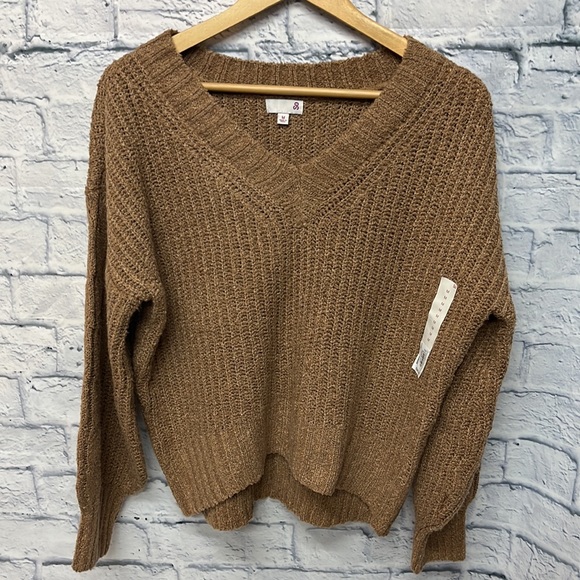 NWT-SO V-Neck Fashion Long Sleeve Sweater - Picture 2 of 3